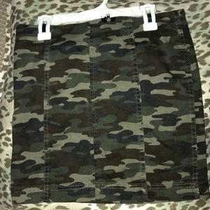 FREE PEOPLE CAMO SKIRT🤩